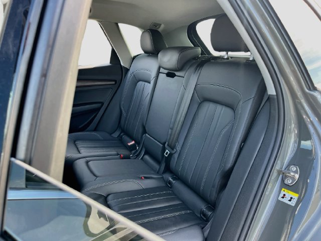Used 2023 Audi Q5 2.0T Premium w/ Convenience Package AWD/4WD image 24