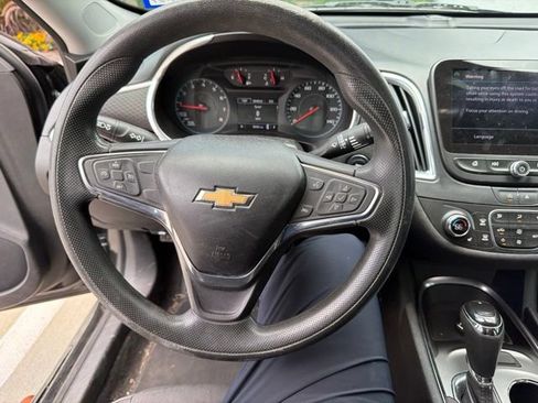 Used 2020 Chevrolet Malibu LT FWD image 3