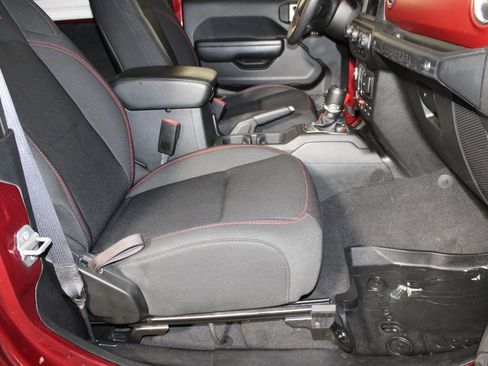 Used 2021 Jeep Wrangler Rubicon image 12