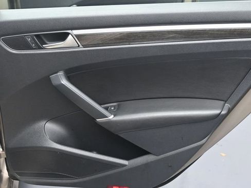 Used 2016 Volkswagen Passat 1.8T SE image 29