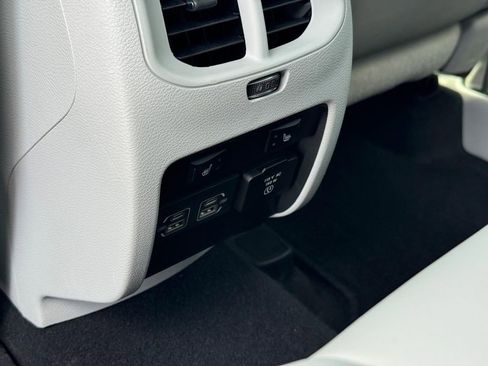 Used 2022 Jeep Cherokee Limited w/ Elite Package AWD/4WD image 12