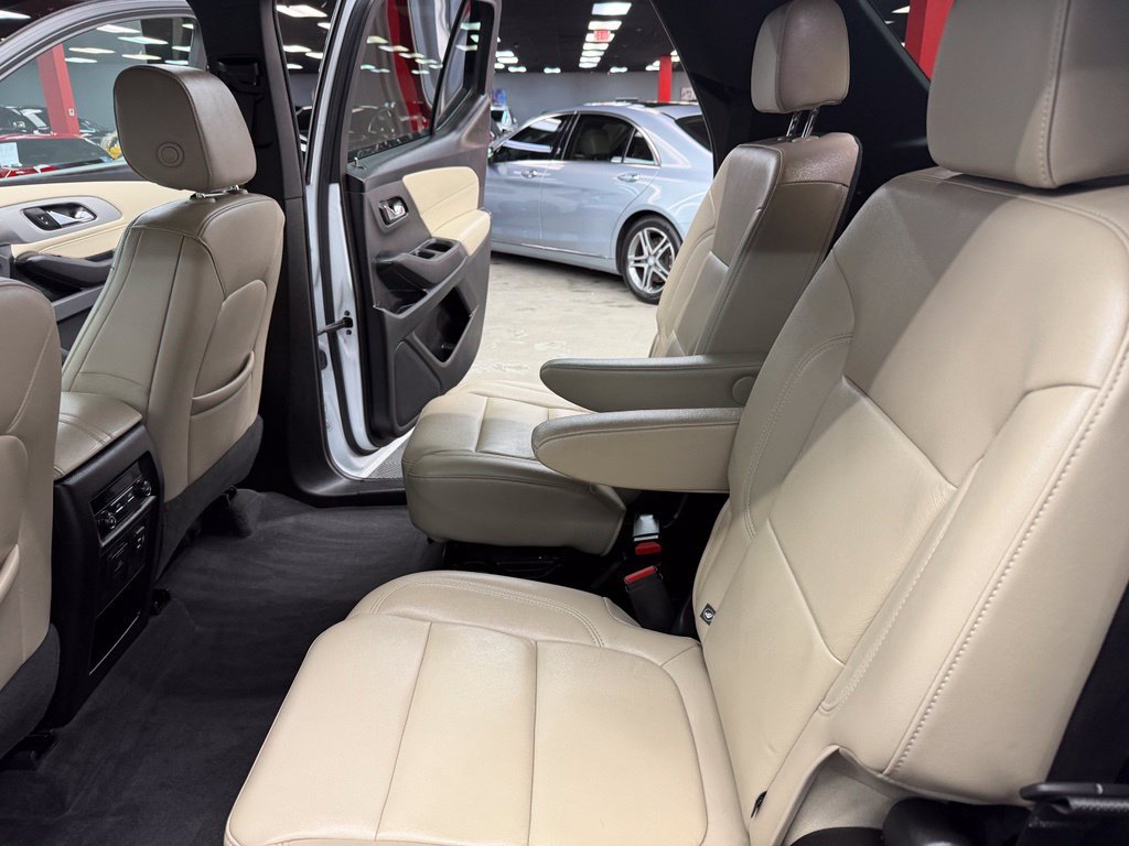 Used 2022 Chevrolet Traverse LT w/ LT Premium Package FWD image 38