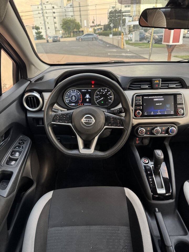 Used 2022 Nissan Versa SV FWD image 19