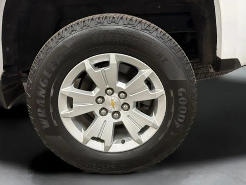 Used 2022 Chevrolet Colorado LT w/ Fleet Safety Package AWD/4WD image 25
