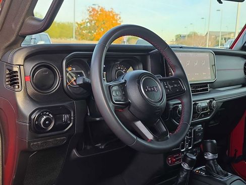 Certified 2024 Jeep Wrangler Unlimited Rubicon image 2