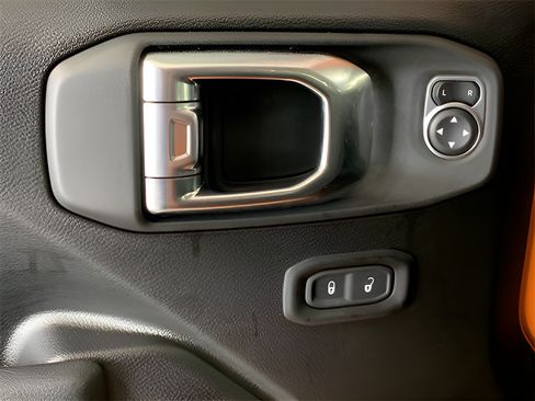 Used 2025 Jeep Wrangler Unlimited Sport AWD/4WD image 17