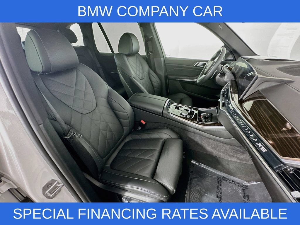 Used 2026 BMW X5 xDrive40i w/ M Sport Package AWD/4WD image 33