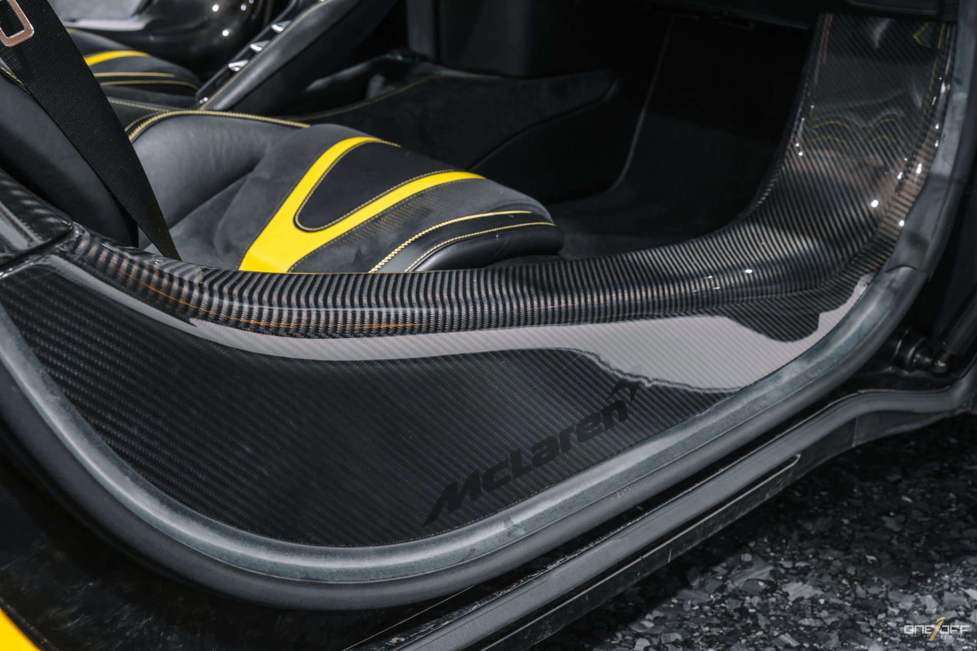 Used 2020 McLaren 720S Performance RWD image 36