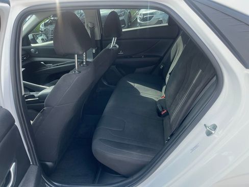 Used 2022 Hyundai Elantra Blue FWD image 26