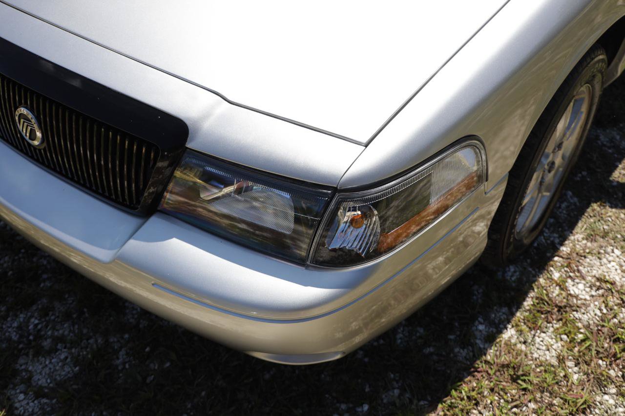 Used 2005 Ford Crown Victoria LX RWD image 24