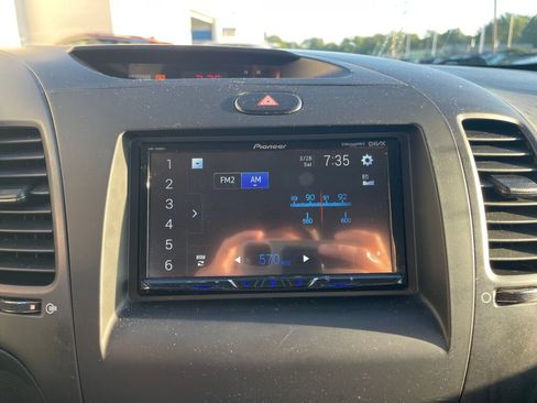 Used 2017 Kia Forte LX w/ Option Group 020 FWD image 8