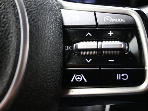 Used 2021 Kia Sorento LX image 24