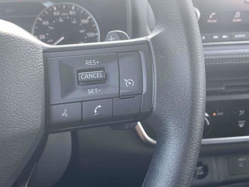 Used 2025 Nissan Rogue S AWD/4WD image 21