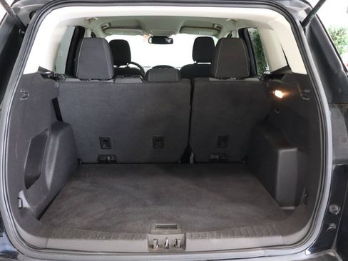 Used 2018 Ford Escape SE w/ Ford Safe & Smart Package FWD image 11