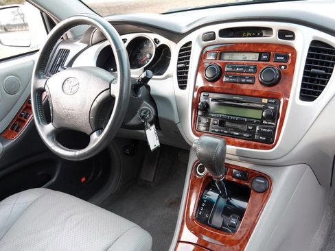 Used 2005 Toyota Highlander Limited AWD/4WD image 61