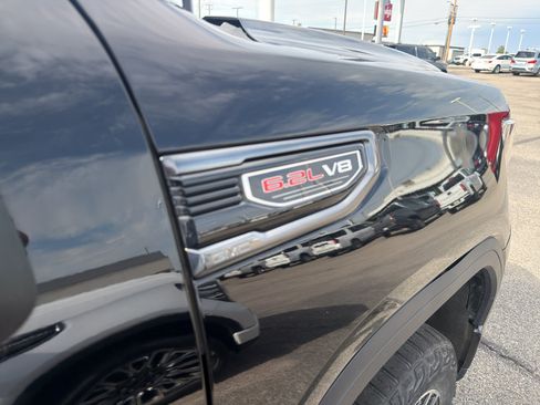 Used 2023 GMC Sierra 1500 AT4 w/ Technology Package AWD/4WD image 9