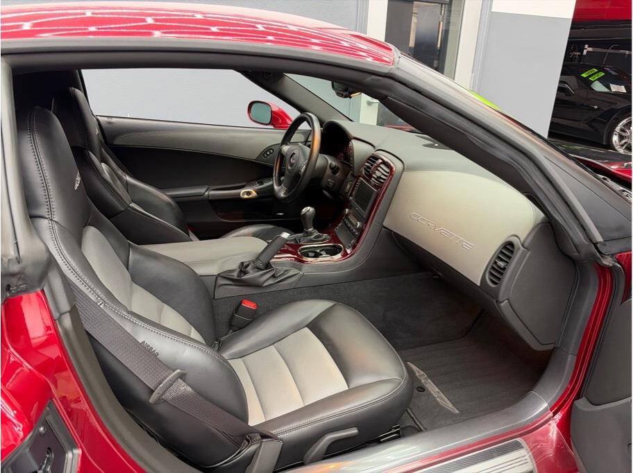 Used 2008 Chevrolet Corvette Z06 w/ Preferred Equipment Group RWD image 18