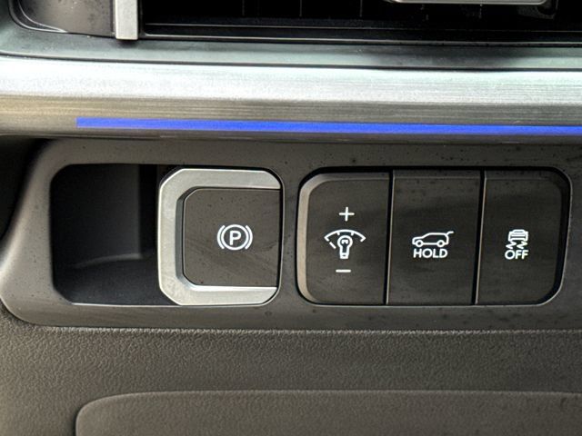 Used 2025 Hyundai Santa Fe Limited FWD image 25