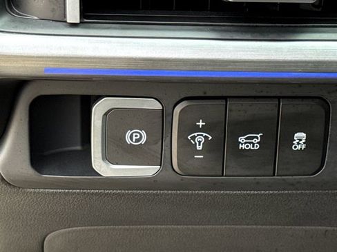 Used 2025 Hyundai Santa Fe Limited FWD image 25