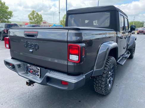 Used 2023 Jeep Gladiator Sport AWD/4WD image 3