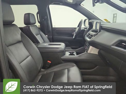 Used 2024 Chevrolet Suburban LT image 23