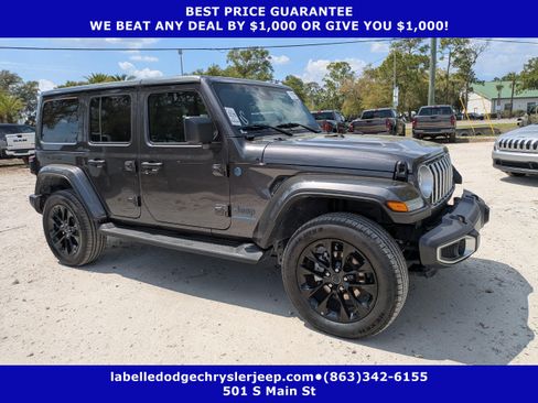 Used 2025 Jeep Wrangler Sahara image 1