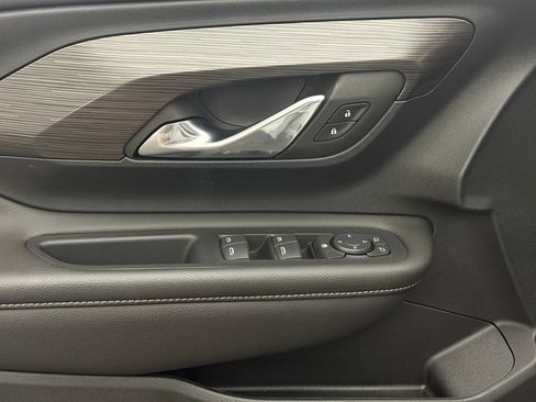 Used 2023 GMC Terrain SLE w/ Driver Convenience Package FWD image 15