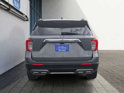 Certified 2022 Ford Explorer XLT w/ Equipment Group 202A image 4