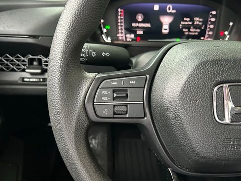 Used 2025 Honda Accord SE image 18