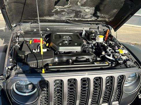 Used 2023 Jeep Wrangler Unlimited Rubicon 4xe image 43