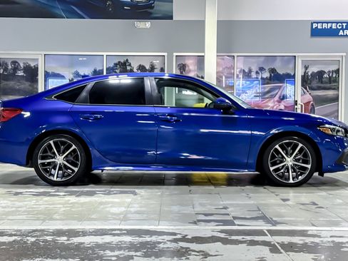 Used 2023 Honda Civic Touring image 7