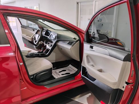 Used 2017 Hyundai Sonata SE image 34