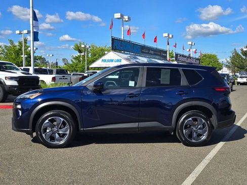 Used 2025 Nissan Rogue SV image 7