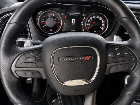 Used 2016 Dodge Challenger R/T Scat Pack RWD image 10