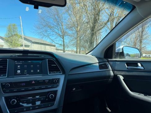 Used 2017 Hyundai Sonata Sport w/ Value Edition Package 02 image 10