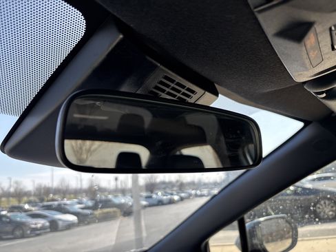 Used 2025 Toyota Corolla SE image 27