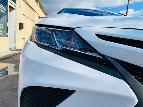 Used 2022 Toyota Camry SE FWD image 16