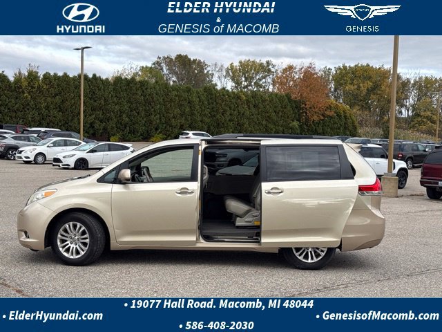 Used 2014 Toyota Sienna XLE FWD image 21