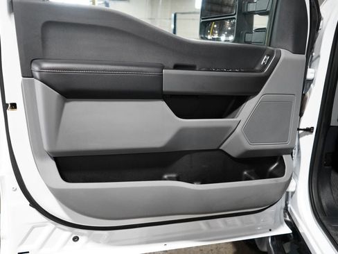 Used 2025 Ford F550 4x4 Crew Cab w/ XLT Value Package image 25