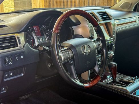 Used 2016 Lexus GX 460 w/ Premium Package AWD/4WD image 6