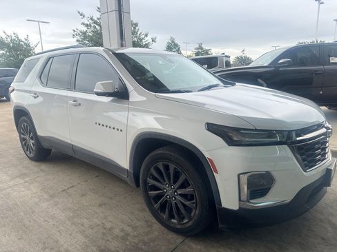 Used 2023 Chevrolet Traverse RS FWD image 22