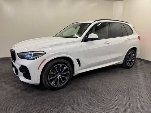 Used 2023 BMW X5 xDrive40i w/ M Sport Package image 3