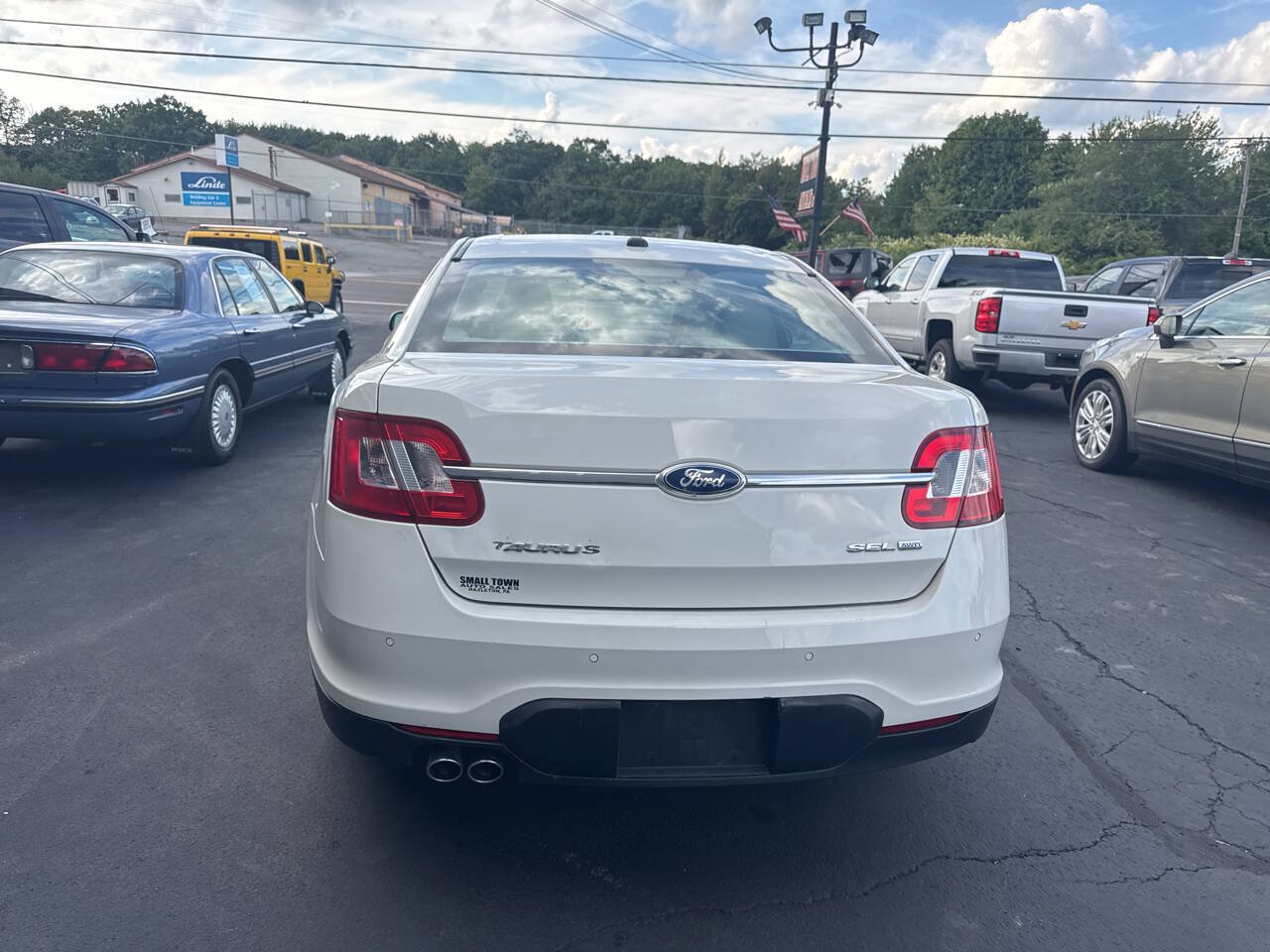Used 2011 Ford Taurus SEL w/ 201A Rapid Spec Order Code AWD/4WD image 7