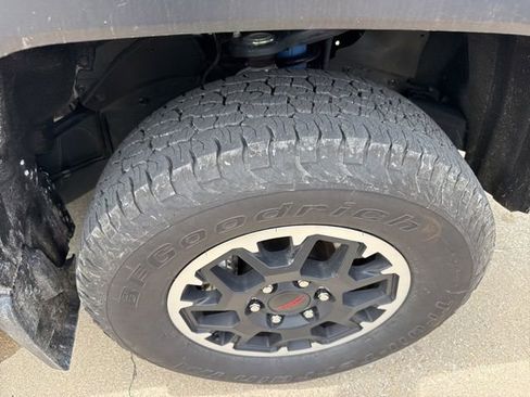 Used 2025 Toyota Tacoma TRD Off-Road w/ TRD Off Road Upgrade Package AWD/4WD image 12