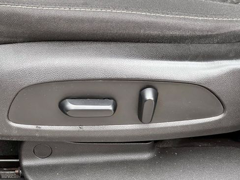 Used 2018 GMC Acadia SLE AWD/4WD image 8