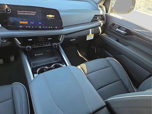 New 2026 Chevrolet Suburban Premier image 13