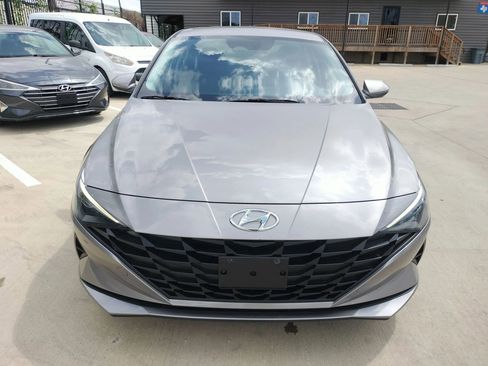 Used 2023 Hyundai Elantra SE image 13