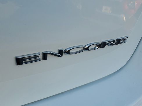 Used 2022 Buick Encore Preferred w/ Safety Package image 7