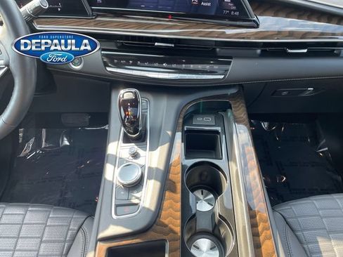 Used 2024 Cadillac Escalade Sport Platinum w/ LPO, ONYX Package AWD/4WD image 14