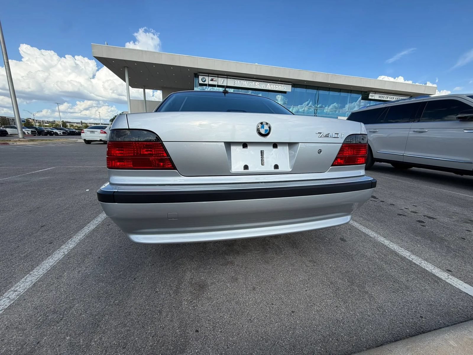 Used 2001 BMW 740i RWD image 19